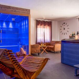 Zážitek plný odpočinku v Chomutově: Privátní wellness s vířivkou a saunou na 3 hodiny v Hotelu Forrest ***