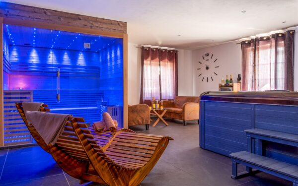Zážitek plný odpočinku v Chomutově: Privátní wellness s vířivkou a saunou na 3 hodiny v Hotelu Forrest ***