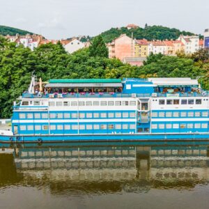 Centrum Prahy: Netradiční pobyt přímo na Vltavě v Botelu Vodník *** se snídaněmi formou bufetu