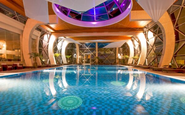 Sárvár: Spirit Hotel Thermal Spa ***** s neomezeným termálním wellness s 22 bazény + Saunový svět a polopenze