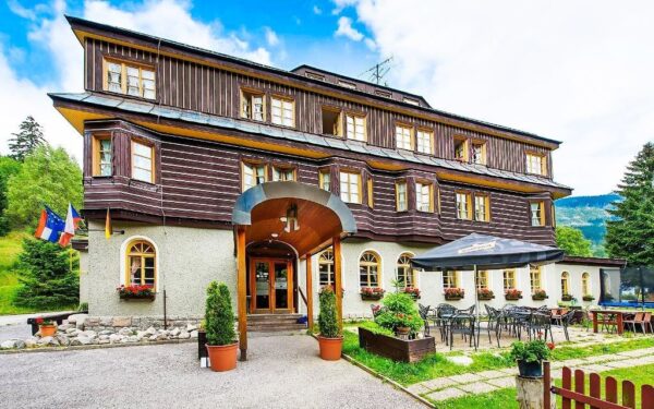 Léto v Krkonoších: Špindlerův Mlýn v Alpském Hotelu ***+ s wellness, masáží, polopenzí a dalšími výhodami