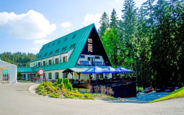 CHKO Beskydy blízko Lysé hory a Pusteven ve Ski Parku Gruň se snídaněmi a možností využít saunu a koupací sud