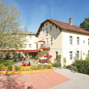 Rakouské Alpy v blízkosti turistických tras i zámku v Hotelu Payerbacherhof ***+  s polopenzí a wellness