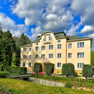 Krušné hory u Karlových Varů: Hotel Subterra *** s wellness, polopenzí a slevami do muzeí + děti zdarma