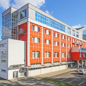 Pobyt pod Tatrami: Hotel Spolcentrum *** se snídaněmi, wellness a tenisem/bowlingem + 2 děti do 12 let zdarma