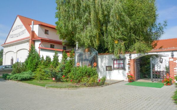 Praha jen 20 minut od centra v klidné lokalitě: Hotel Golden Golem *** se snídaněmi a 25% slevou v restauraci