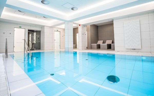 Karlovy Vary: Art Deco WOLKER **** s neomezeným wellness, až 8 procedurami a polopenzí + dítě do 15 let zdarma