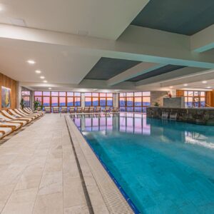 Zážitek ve Vysokých Tatrách: Celodenní vstup do nového wellness centra v Grand Hotelu Bellevue **** s bazény