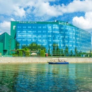 Vratislav v centru jen 700 m od katedrály v Hotelu HP Park Plaza **** se snídaní a saunou + děti zdarma