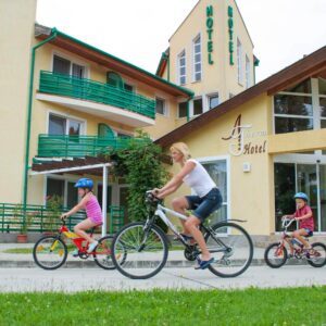 Zalakaros u lázní v Aqua Therm Hotelu *** s neomezeným wellness, snídaněmi, zapůjčením kol či minigolfem