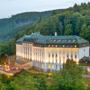 Radonové lázně Jáchymov: Hotel Radium Palace **** s polopenzí, lázeňským centrem (bazény a sauny) + procedury