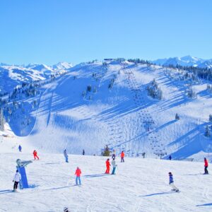 Rakouské Alpy: Zimní pobyt jen 2 km od ski areálu v Hotelu Alpenrose *** se saunami a polopenzí + děti zdarma