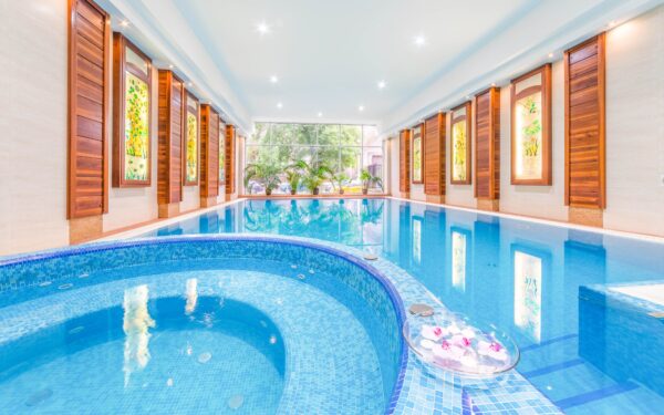 Budapešť v centru: Luxusní Lion's Garden Hotel **** s neomezeným wellness centrem a snídaní + 2 děti zdarma