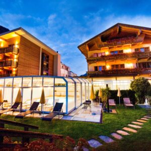 Rakouské Alpy nedaleko ledovce v Hotelu Gutshof Zillertal **** s neomezeným wellness, bazénem a snídaněmi