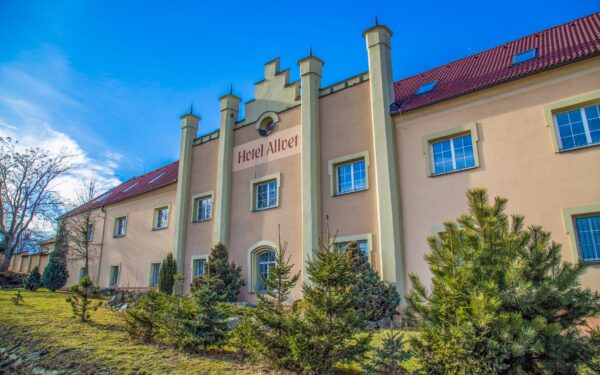 Jižní Morava u Vyškova: Hotel Allvet *** v bývalém letohrádku s polopenzí, privátním wellness a řadou aktivit