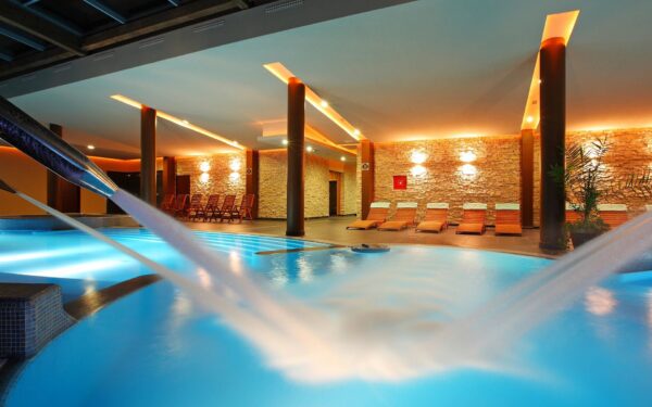 Maďarsko u Balatonu v Anna Grand Hotelu **** s neomezeným luxusním wellness a polopenzí + děti zdarma