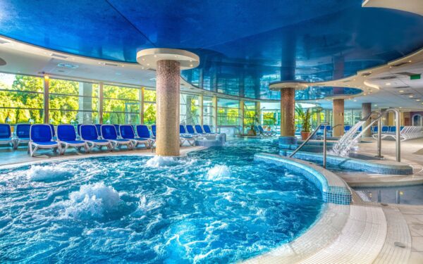 Maďarsko: Luxusní Thermal Hotel Visegrád ****superior s termálními lázněmi, wellness a polopenzí + dítě zdarma