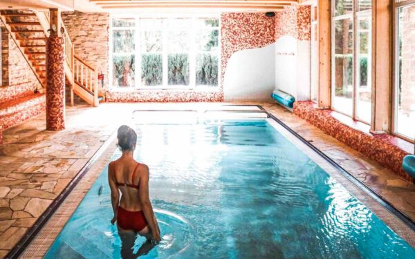 Relax u ski areálu v Jizerských horách: Jóga & Wellness Resortu Uko se snídaní/polopenzí a bazénem + 3 sauny