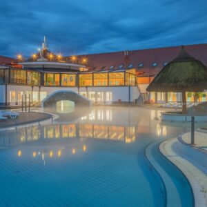 Kehidakustány 300 m od termálů v Admirál Ville **** s polopenzí, wellness terasou a vstupem do lázní