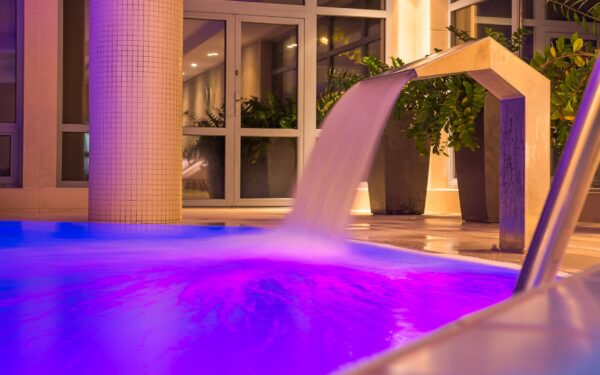 Polsko u českých hranic: Lázeňský Hotel Spa Medical Dwór Elizy *** s neomezeným wellness i fitness + snídaně