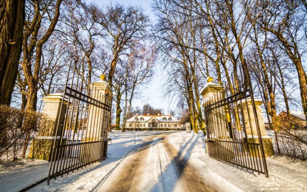 Pobyt 4 km od Krakova: Zámecký Dwór w Tomaszowicach *** se snídaní/polopenzí a slevami do aquaparku i zoo