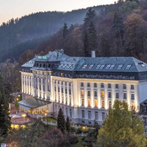 Radonové lázně Jáchymov: Hotel Radium Palace **** s polopenzí, lázeňským centrem (bazény a sauny) + procedury