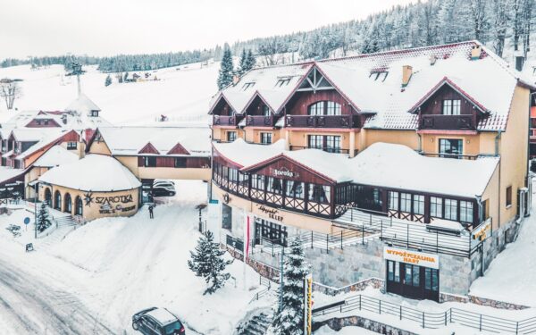 Polské Orlické hory u hranic s Českem: Vital & SPA Resort Szarotka *** s chutnou polopenzí a možností procedur