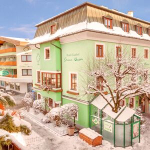 Zell am See u jezera v luxusním Hotelu Grüner Baum **** s wellness, polopenzí a proseccem + slevová karta