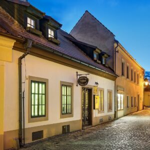 Český Krumlov v historickém centru: Penzion Teddy se snídaní formou bufetu a slevou do restaurace i muzea
