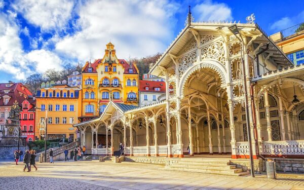 Karlovy Vary v centru přímo u Tržní kolonády v Hotelu Romance **** se snídaní/polopenzí a slevou do restaurace