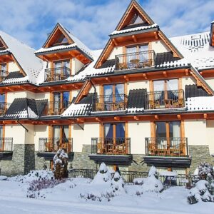 Polské Tatry u termálních lázní ve Wille Grand Karpatia: Stylové pokoje a polopenze + dítě do 18 let zdarma