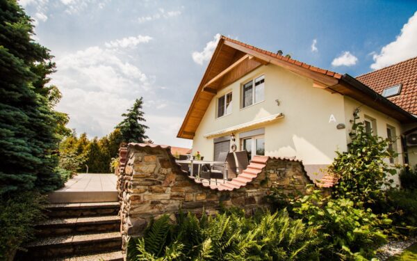First Minute - Podyjí a Znojmo: Penzion U Hrádku **** se snídaněmi, degustačním menu a relaxací ve vířivce