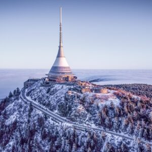 Liberec u Ještědu a ski areálů: Pytloun Design Hotel **** v pokoji Superior se snídaněmi a welcome drinkem