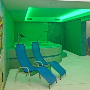 Pobyt u lázní Bük v Hotelu Írottkő *** s polopenzí, obědem, wellness a 50% slevou na masáž + dítě zdarma