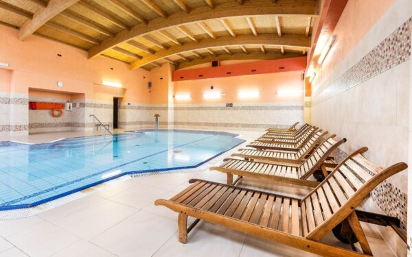 Polsko u hranic s Českem: Lázně Kudowa-Zdrój v Hotelu Kudowa **** s neomezeným wellness a snídaní/polopenzí