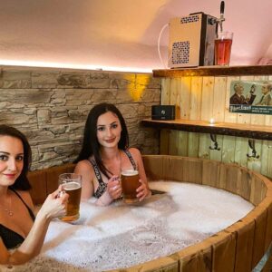 Jeseníky u ski areálů: Penzion Stonožka s bazénem, pivními lázněmi s konzumací + sauna/vířivka a polopenze