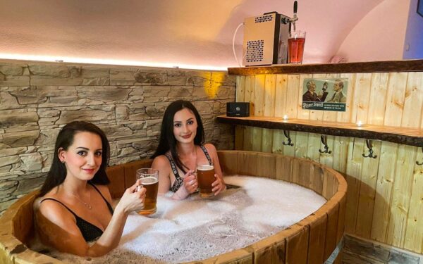 Jeseníky u ski areálů: Penzion Stonožka s bazénem, pivními lázněmi s konzumací + sauna/vířivka a polopenze