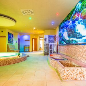 Liptov u Vysokých a Nízkých Tater: Sojka Resort *** s polopenzí, bazény, 4 druhy saun a Liptov Region Card