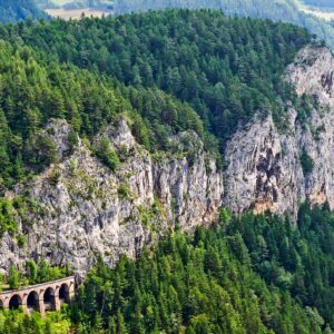 Rakouské Alpy v blízkosti přírody i zámku v Hotelu Payerbacherhof ***+ s polopenzí, wellness a zapůjčením kol