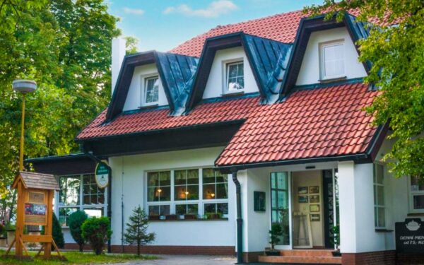 Valašsko: Nový Jičín u sjezdovky v Hotelu Na Skalkách *** se snídaní/polopenzí, láhví sektu, kávou a dezertem