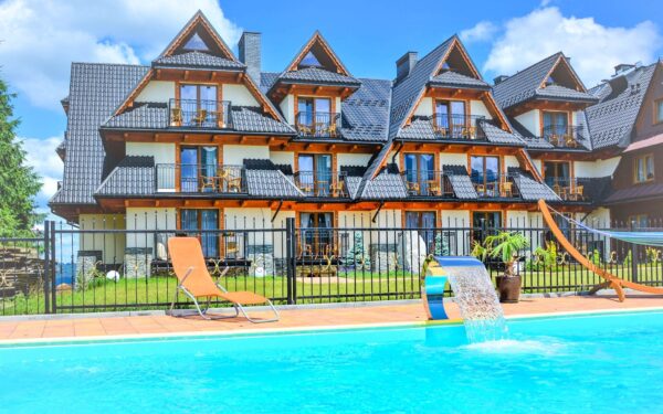Polské Tatry u termálních lázní ve Wille Grand Karpatia: Stylové pokoje a polopenze + venkovní bazén v létě
