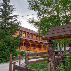 Bílé Karpaty u Muzea poslední žítkovské bohyně v Penzionu Žítková s polopenzí, koupací kádí, ohništěm a grilem