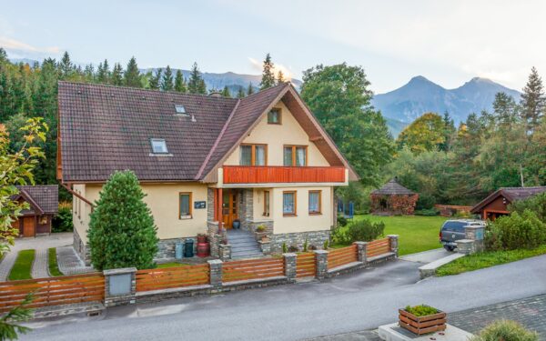 Belianské Tatry jen 3 km od sjezdovky v Penzionu Javor se snídaní a saunou neomezeně + posezení s grilem
