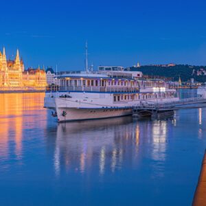 Budapešť netradičně s ubytováním v kajutě na lodi v Grand Jules Boat Hotelu *** + snídaně formou bufetu a sekt