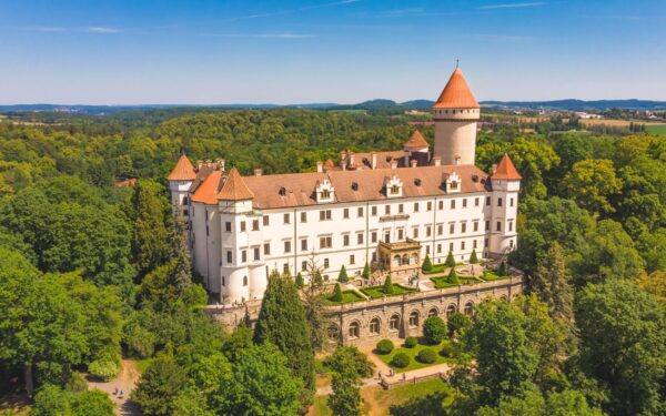 Benešov u Prahy a zámku Konopiště v Hotelu Benica *** s adventure golfem, bazénem a snídaní či polopenzí