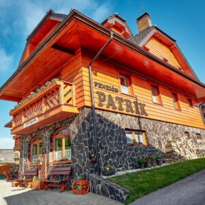 Belianské Tatry: Ždiar nedaleko Stezky korunami stromů a atrakcí v Penzionu Patrik s polopenzí a úschovnou kol