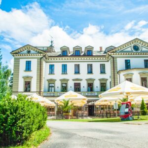 Pobyt u Benešova a jen 5 km od zámku v Golf & Spa Resortu Konopiště **** se stravou dle výběru a wellness