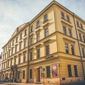 Hradec Králové přímo v centru města v apartmánu v Boromeum Residenci se snídaní formou bufetu + parkování