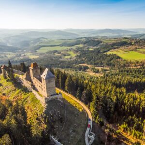Pobyt v Národním parku Šumava v Penzionu U Pstruha se snídaní/polopenzí, kávou se štrúdlem a vstupem do herny