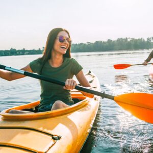 Posázaví pro turisty, vodáky i cyklisty ve Sport areálu Samopše se snídaní, říční plovárnou a dětským hřištěm